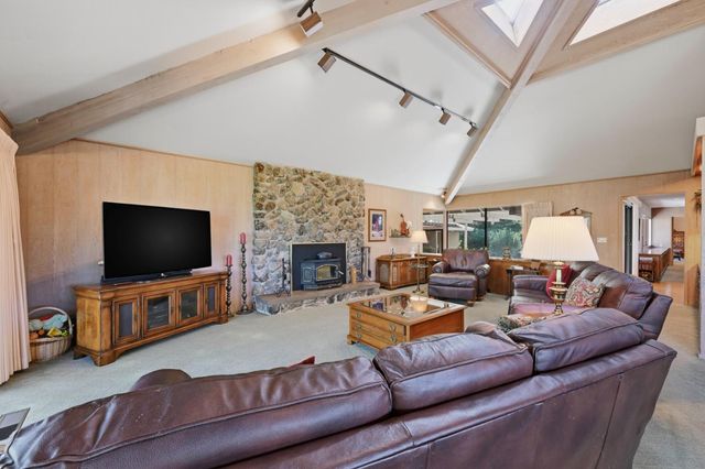 8860 Auburn Valley Rd, Auburn, CA 95602