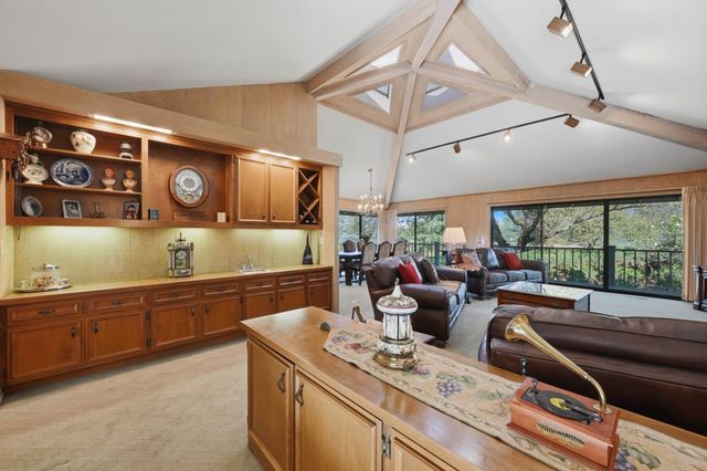 8860 Auburn Valley Rd, Auburn, CA 95602