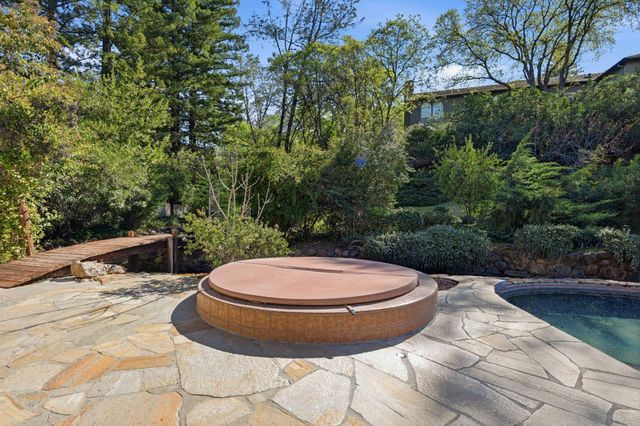 8860 Auburn Valley Rd, Auburn, CA 95602