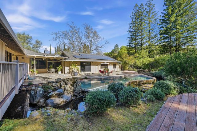 8860 Auburn Valley Rd, Auburn, CA 95602