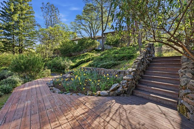 8860 Auburn Valley Rd, Auburn, CA 95602