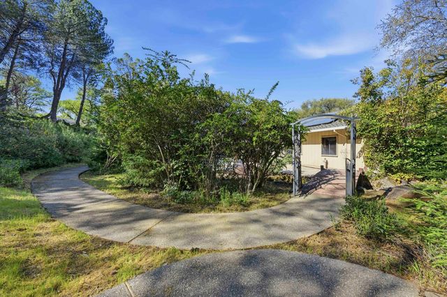 8860 Auburn Valley Rd, Auburn, CA 95602