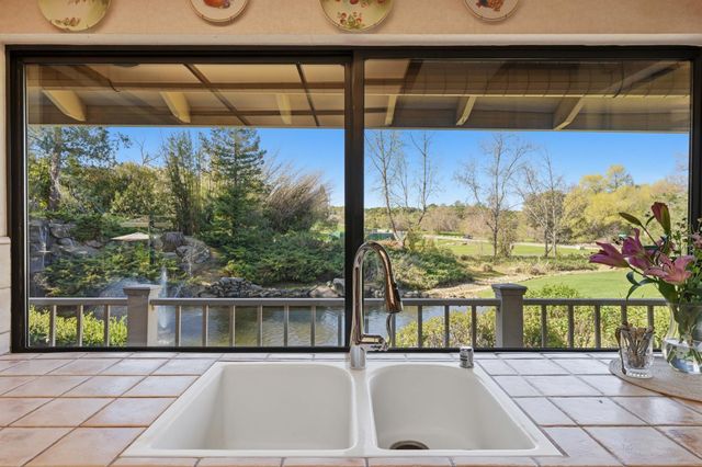 8860 Auburn Valley Rd, Auburn, CA 95602