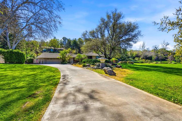 8860 Auburn Valley Rd, Auburn, CA 95602
