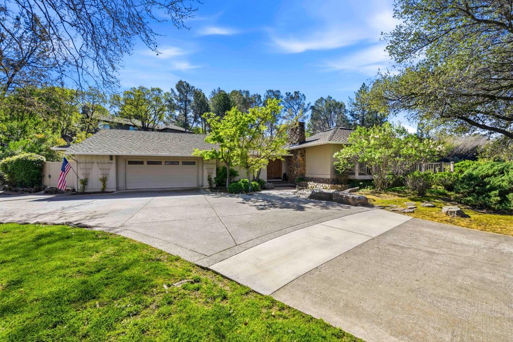 8860 Auburn Valley Rd, Auburn, CA 95602