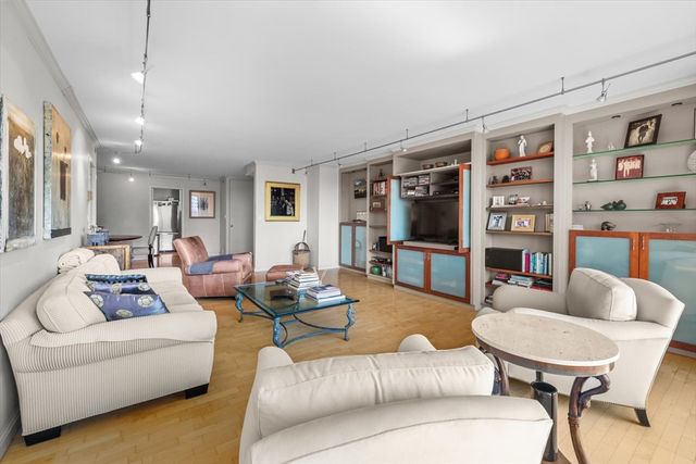 180 Beacon 15B, Boston, MA 02116