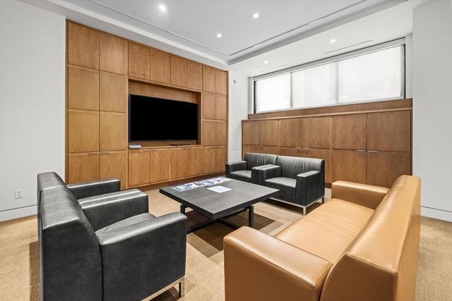 180 Beacon 15B, Boston, MA 02116