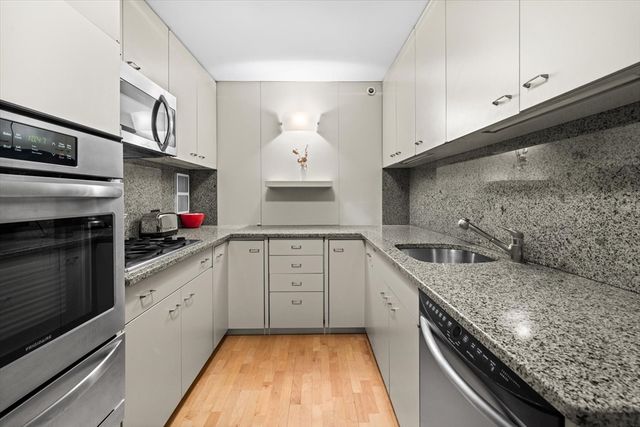 180 Beacon 15B, Boston, MA 02116