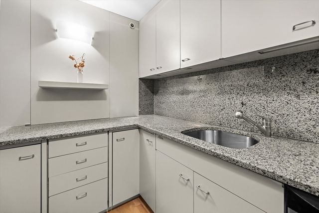180 Beacon 15B, Boston, MA 02116