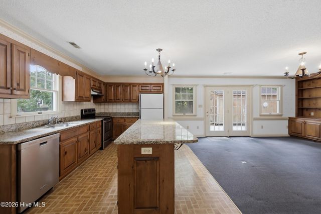 1615 Parkview Drive, Elizabeth City, NC 27909