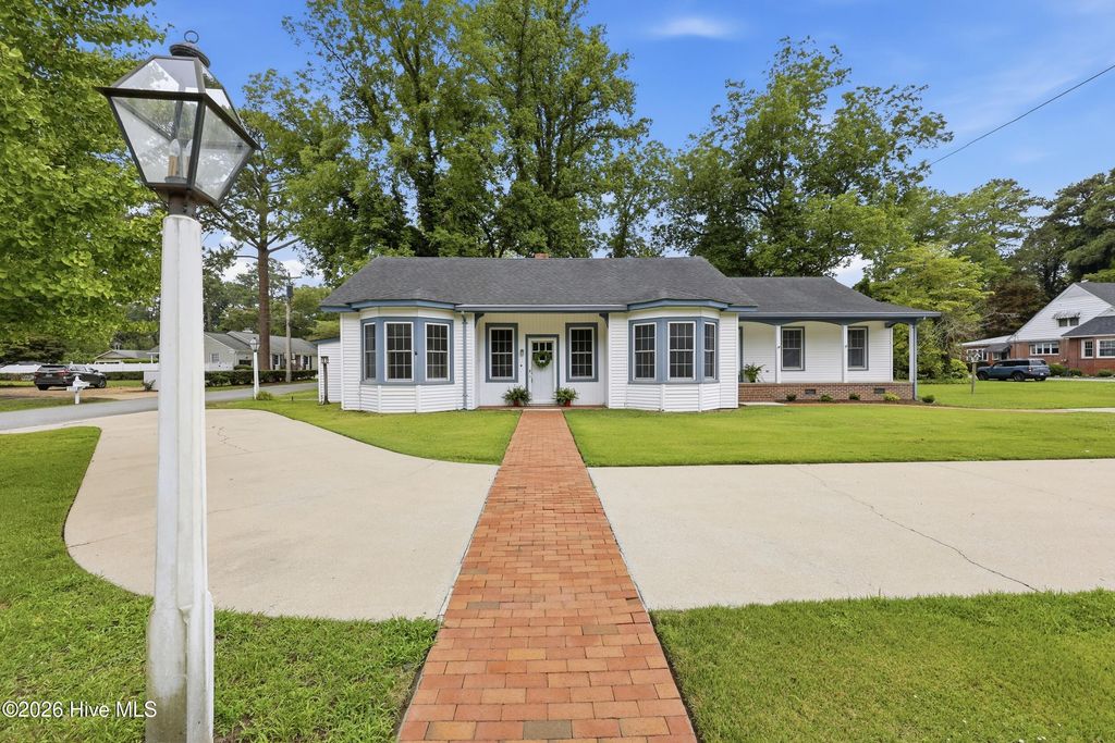 1615 Parkview Drive, Elizabeth City, NC 27909