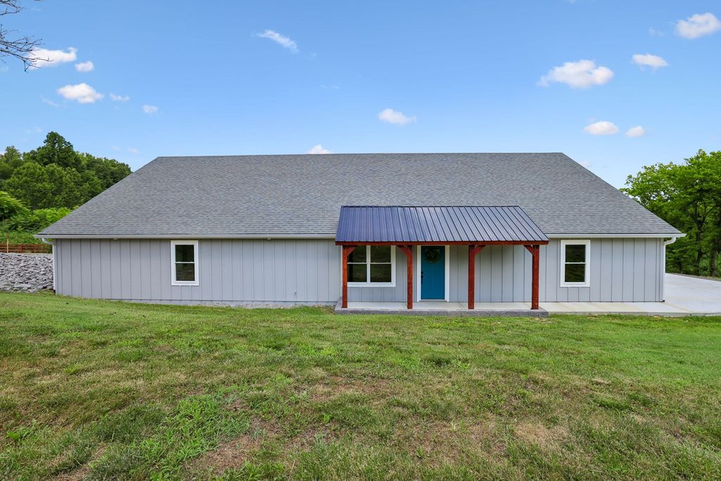 1124 Dale Ridge Rd, Dowelltown, TN 37059
