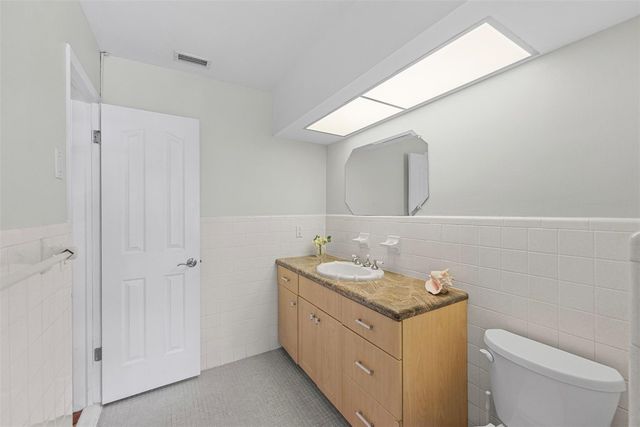 5284 NE 18th Terrace, Fort Lauderdale, FL 33308