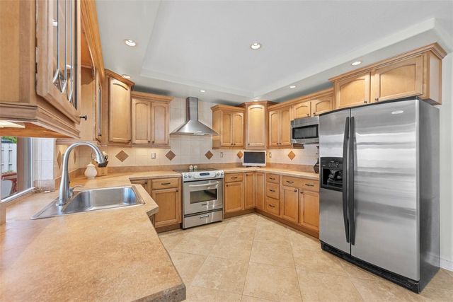 5284 NE 18th Terrace, Fort Lauderdale, FL 33308