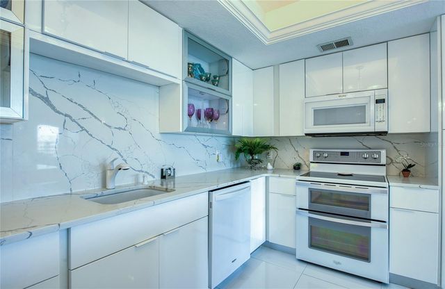 8 BELLEVIEW BOULEVARD 702, Belleair, FL 33756