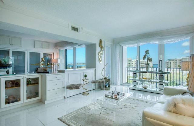 8 BELLEVIEW BOULEVARD 702, Belleair, FL 33756