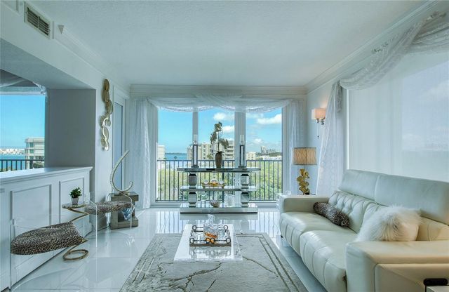 8 BELLEVIEW BOULEVARD 702, Belleair, FL 33756