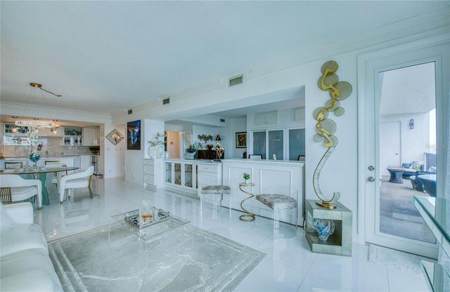 8 BELLEVIEW BOULEVARD 702, Belleair, FL 33756