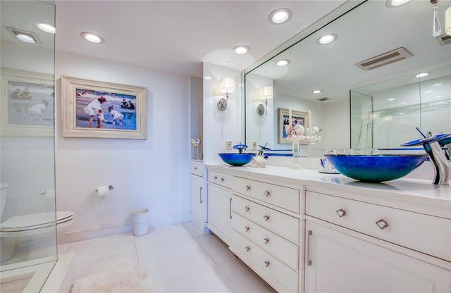 8 BELLEVIEW BOULEVARD 702, Belleair, FL 33756