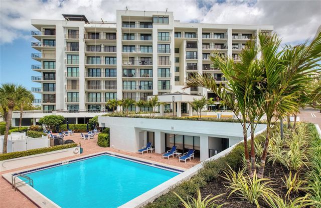 8 BELLEVIEW BOULEVARD 702, Belleair, FL 33756