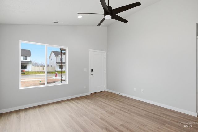 4414 S Amsterdam Ave, Nampa, ID 83686