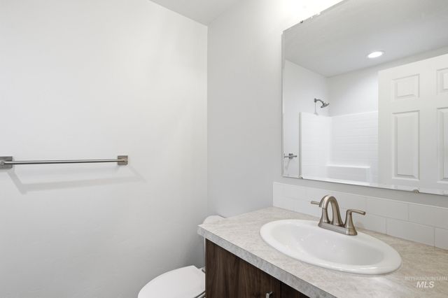 4414 S Amsterdam Ave, Nampa, ID 83686