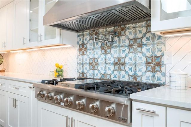 202 Heights Place, Canton, GA 30114