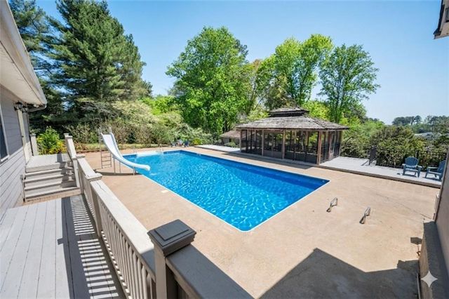 202 Heights Place, Canton, GA 30114