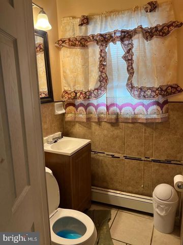 208 WALNUT ST, Darby, PA 19023