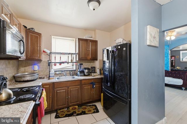 208 WALNUT ST, Darby, PA 19023
