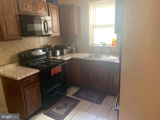 208 WALNUT ST, Darby, PA 19023