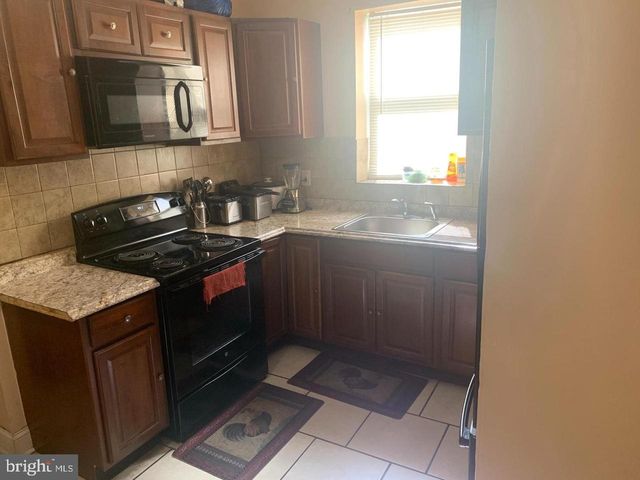 208 WALNUT ST, Darby, PA 19023