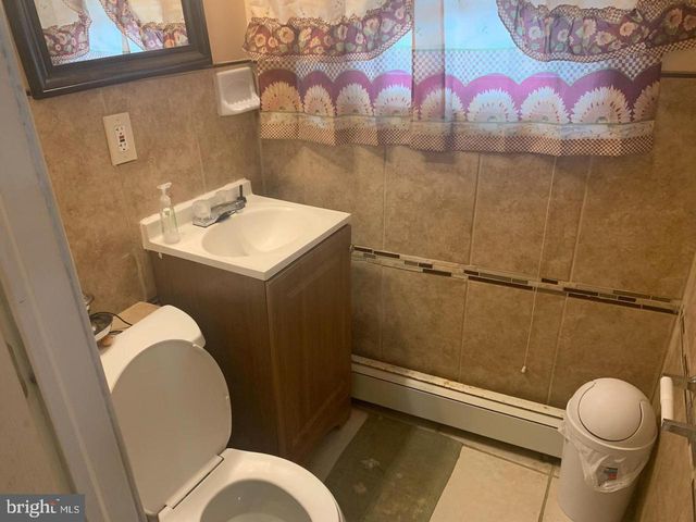 208 WALNUT ST, Darby, PA 19023