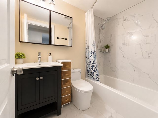 209 Riverview Ave 7, Newton, MA 02466