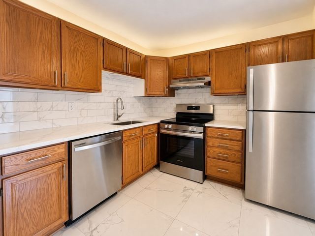 209 Riverview Ave 7, Newton, MA 02466