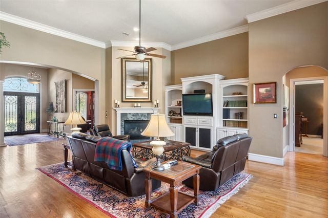 35 Bentwater Bay Circle, Montgomery, TX 77356