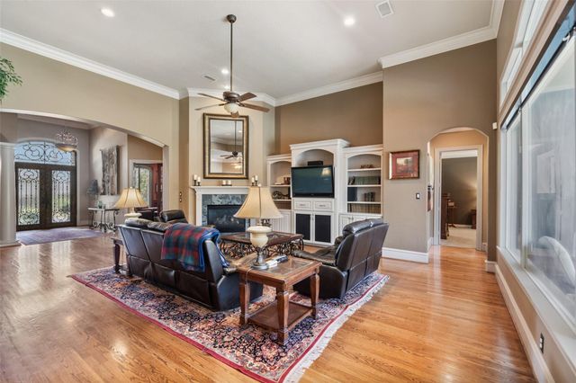 35 Bentwater Bay Circle, Montgomery, TX 77356