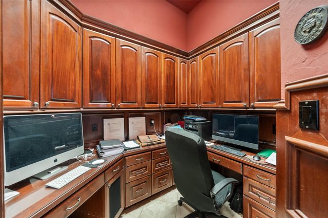 35 Bentwater Bay Circle, Montgomery, TX 77356