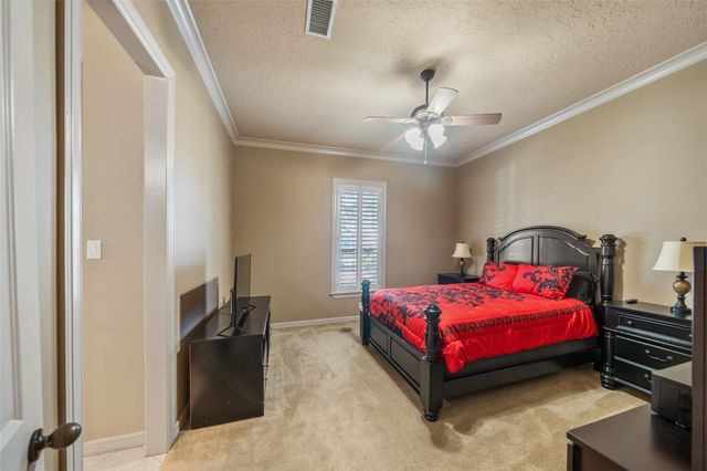 35 Bentwater Bay Circle, Montgomery, TX 77356