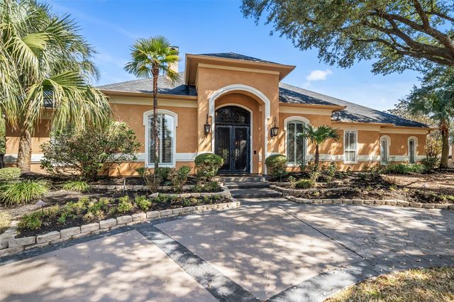 35 Bentwater Bay Circle, Montgomery, TX 77356