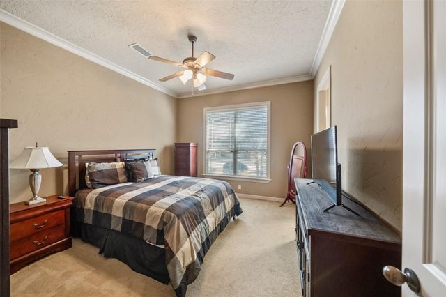 35 Bentwater Bay Circle, Montgomery, TX 77356