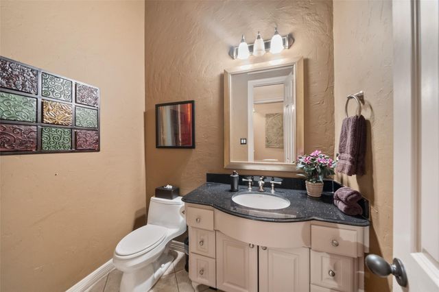 35 Bentwater Bay Circle, Montgomery, TX 77356