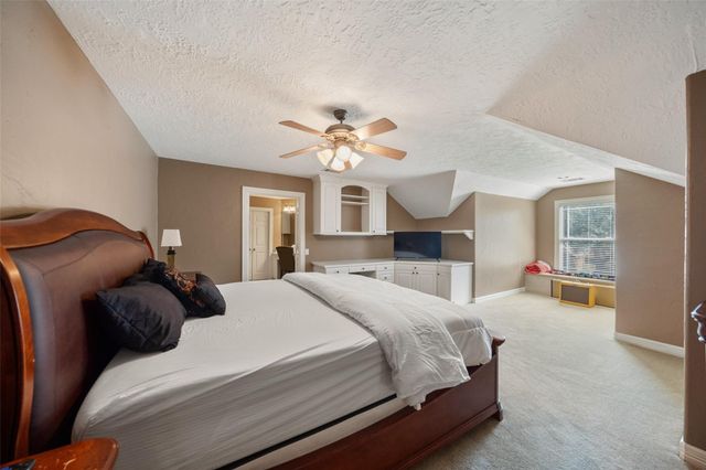 35 Bentwater Bay Circle, Montgomery, TX 77356