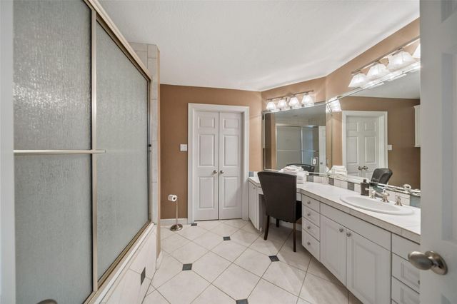 35 Bentwater Bay Circle, Montgomery, TX 77356