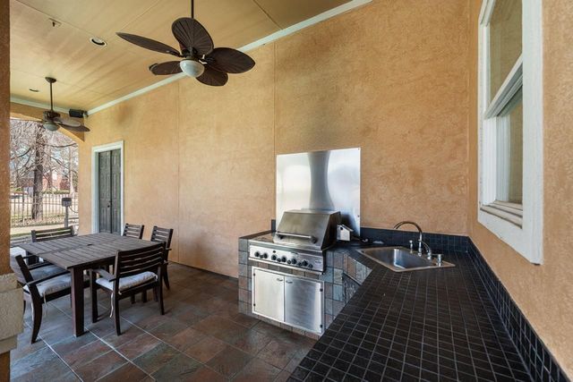 35 Bentwater Bay Circle, Montgomery, TX 77356