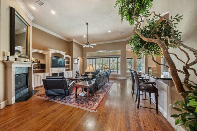 35 Bentwater Bay Circle, Montgomery, TX 77356