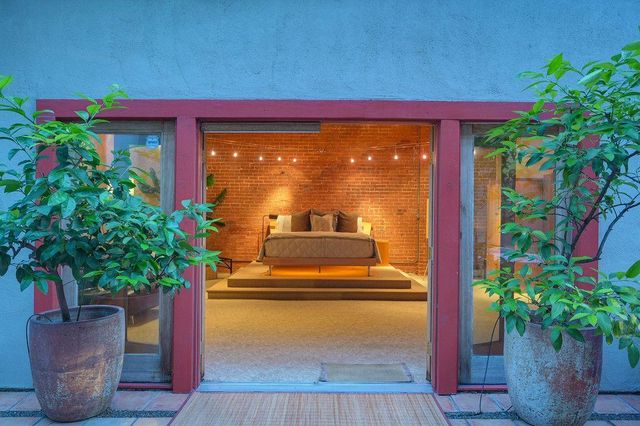 2101 28th St, Sacramento, CA 95818