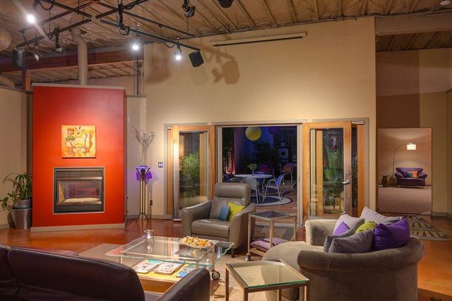 2101 28th St, Sacramento, CA 95818