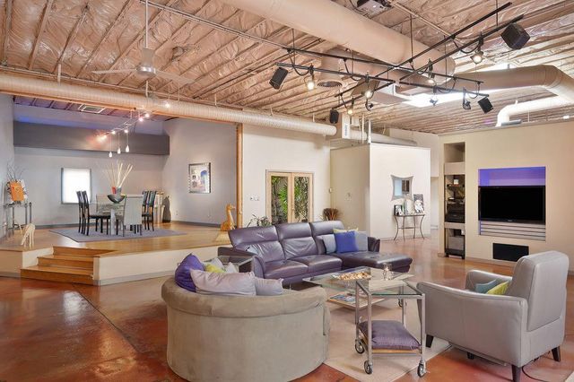 2101 28th St, Sacramento, CA 95818