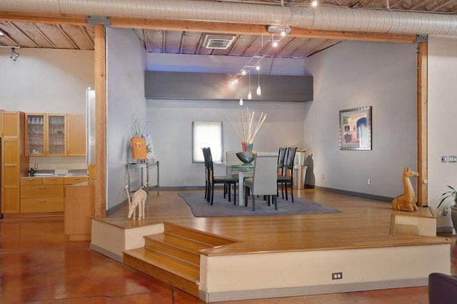 2101 28th St, Sacramento, CA 95818